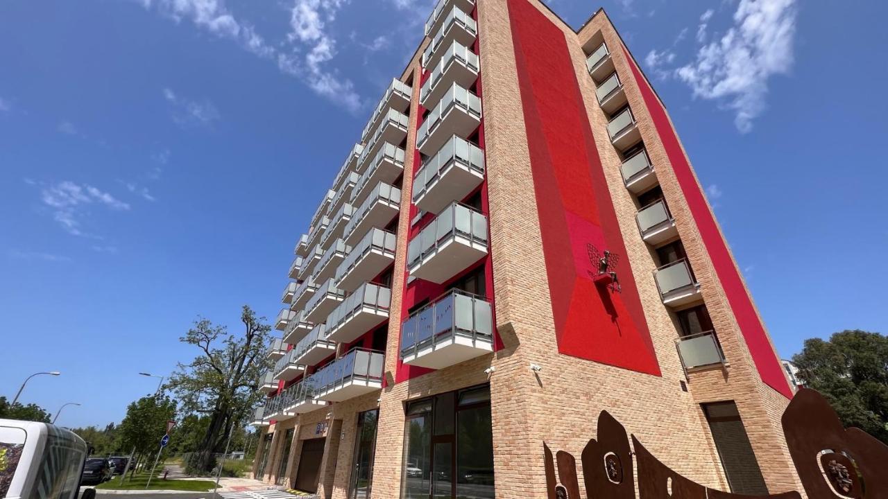 3 2x Balcony, New Building, 21 Apartment