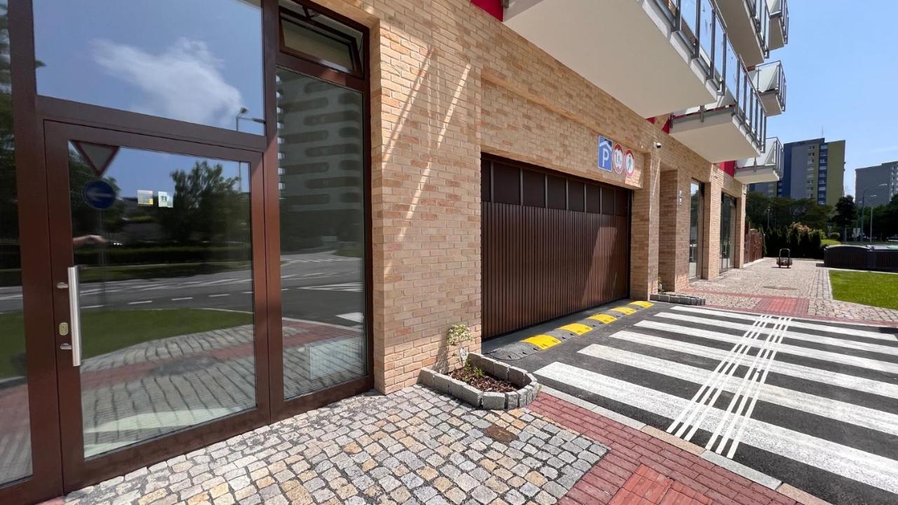3 2x Balcony, New Building, 21 Apartment